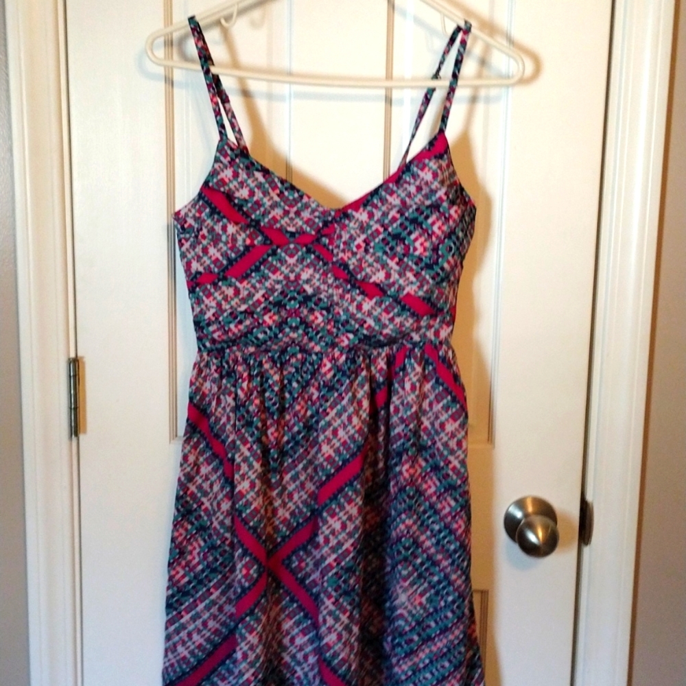 Roxy Patterned Mini Dress, Stylish Zip Back, Fitted and Flattering Bodice, Light